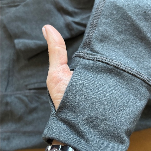 Pact Women's Charcoal Heather Purefit Slim Zip Up - NWOT - Picture 4 of 5